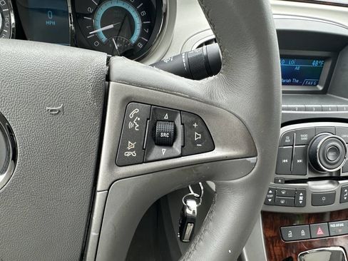 Used 2010 Buick LaCrosse CXL FWD image 38