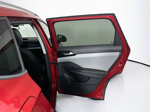 Used 2023 Volkswagen Taos SE image 31