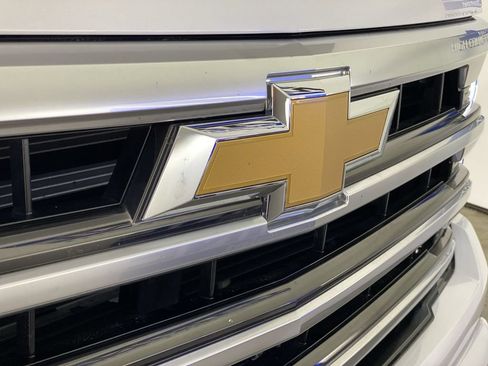 Used 2024 Chevrolet Silverado 1500 High Country w/ High Country Premium Package AWD/4WD image 38