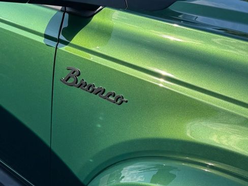 Used 2025 Ford Bronco Outer Banks AWD/4WD image 13