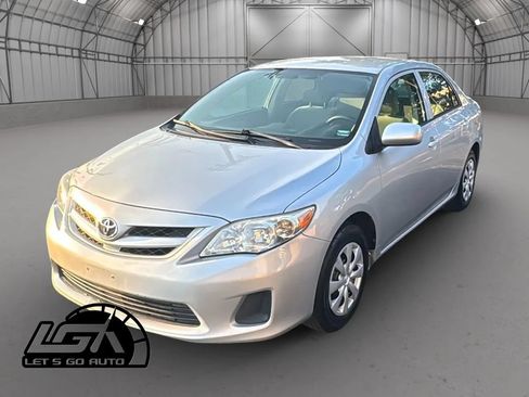 Used 2013 Toyota Corolla L FWD image 3