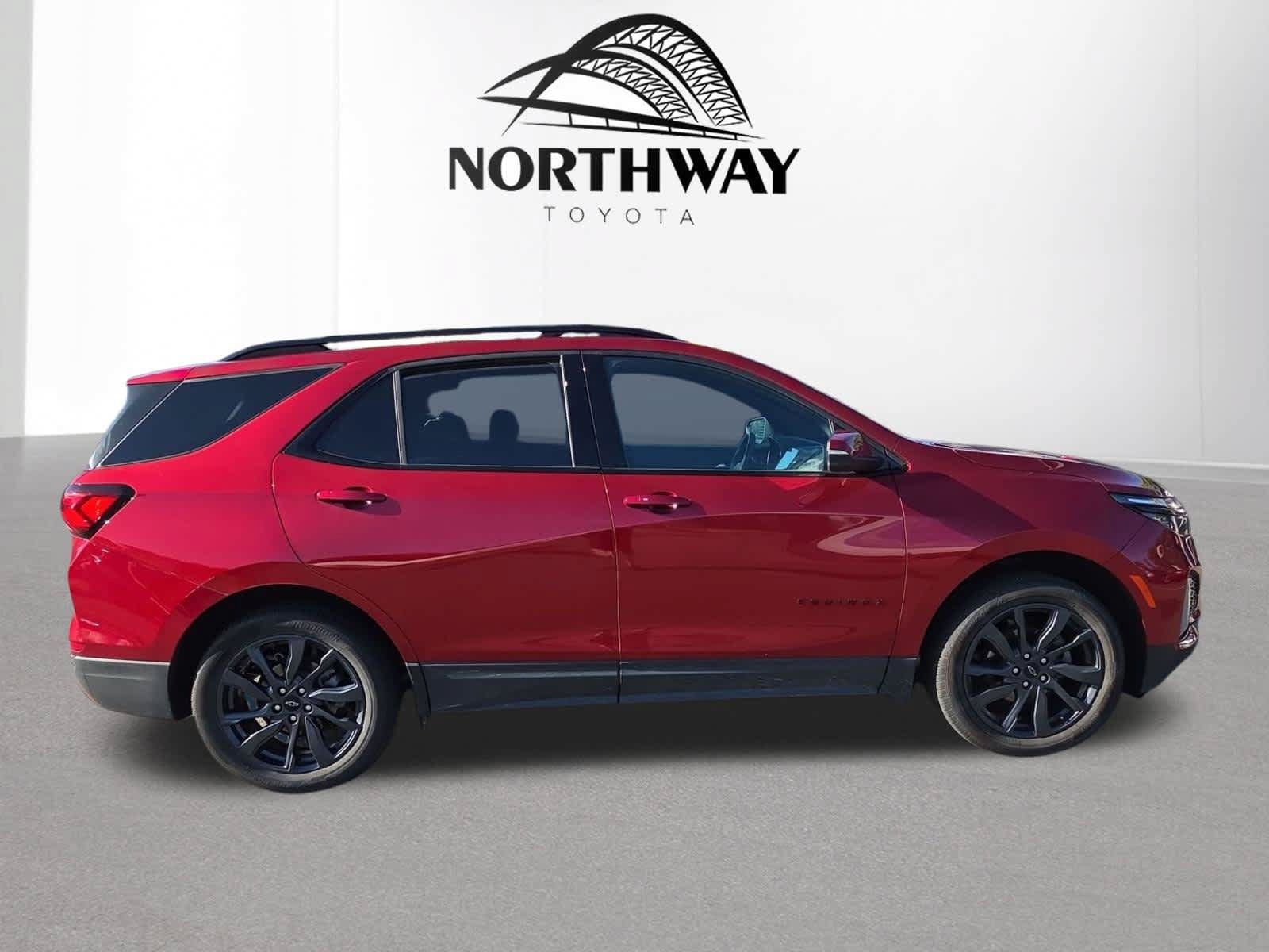 Used 2024 Chevrolet Equinox RS w/ RS Leather Package AWD/4WD image 2