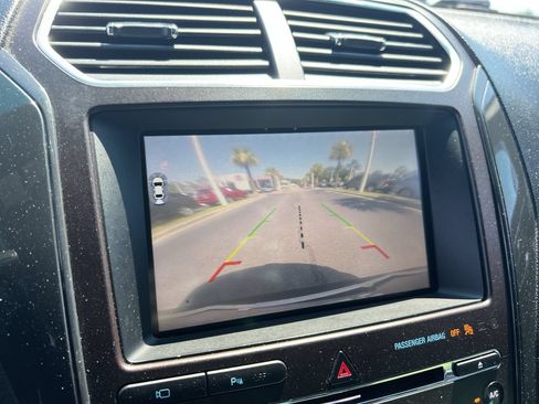 Used 2016 Ford Explorer Limited FWD image 25
