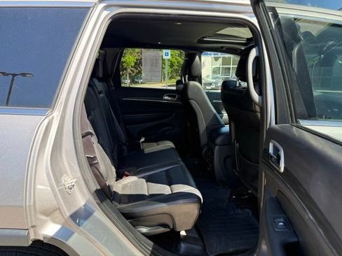Used 2019 Jeep Grand Cherokee Limited AWD/4WD image 15