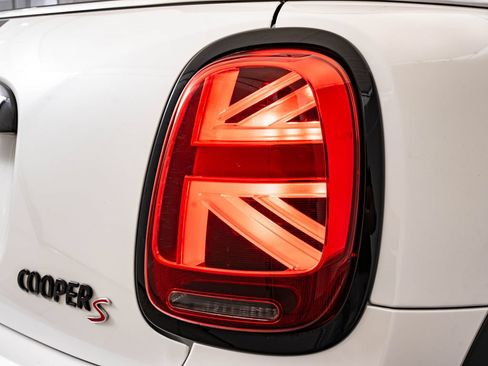 Used 2024 MINI Cooper S w/ Signature Upholstery Package FWD image 9