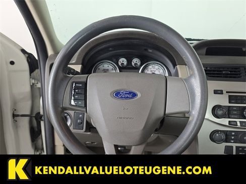 Used 2010 Ford Focus SE image 10