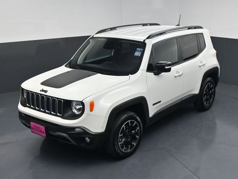 Used 2023 Jeep Renegade Latitude AWD/4WD image 14
