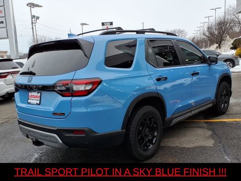 Used 2024 Honda Pilot TrailSport image 6
