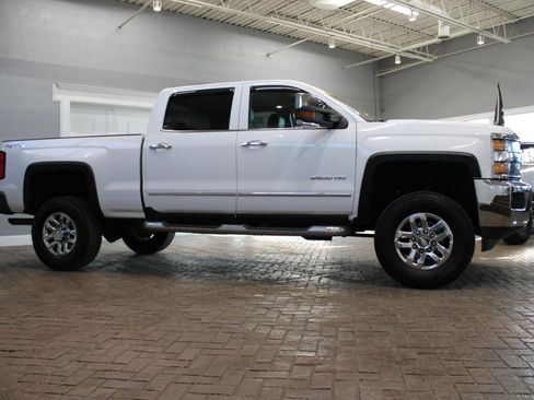 Used 2015 Chevrolet Silverado 2500 LTZ w/ LTZ Plus Package image 6