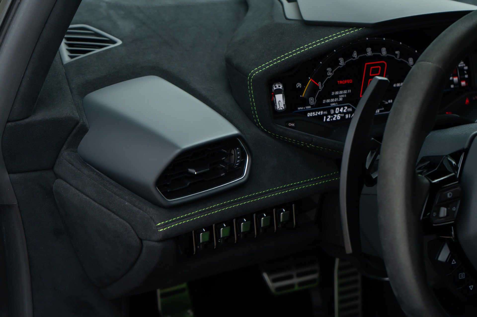 Used 2021 Lamborghini Huracan STO RWD image 20