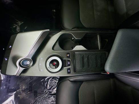 Used 2024 Kia EV6 Light image 22