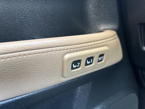 Used 2016 Toyota 4Runner Limited image 17