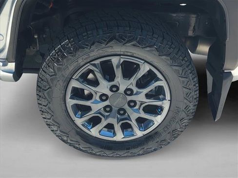 Used 2025 Toyota 4Runner SR5 AWD/4WD image 22