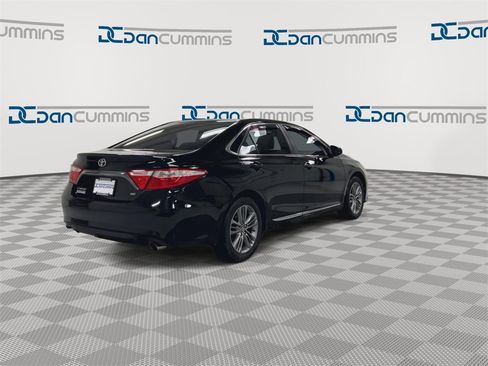 Used 2016 Toyota Camry XLE image 8