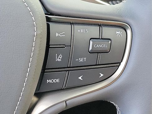 Used 2022 Lexus LS 500 AWD w/ Luxury Package image 14