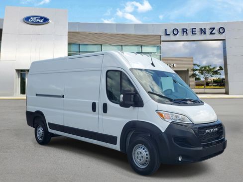 Used 2026 RAM ProMaster 2500 w/ Convenience Group FWD image 3