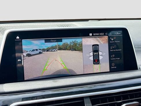 Used 2022 BMW 750i xDrive w/ Executive Package image 32