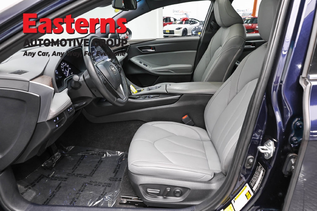 Used 2022 Toyota Avalon XLE w/ Moonroof Package FWD image 15