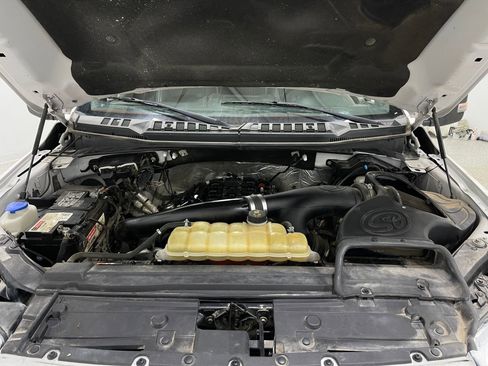 Used 2019 Ford F150 Lariat w/ Equipment Group 502A Luxury AWD/4WD image 26
