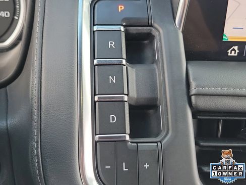 Used 2021 Chevrolet Tahoe Z71 w/ Z71 Off-Road Package AWD/4WD image 31