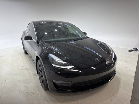 Used 2019 Tesla Model 3 Standard Range Plus image 6