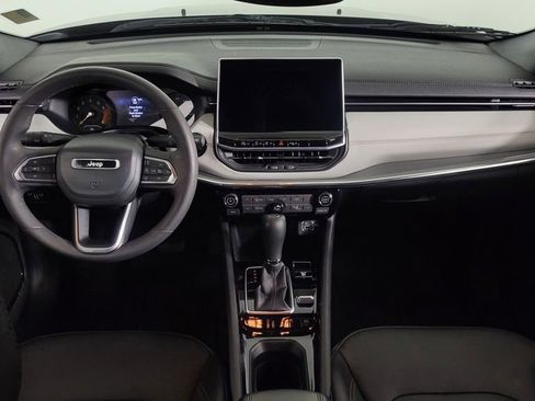 Used 2023 Jeep Compass Limited image 38