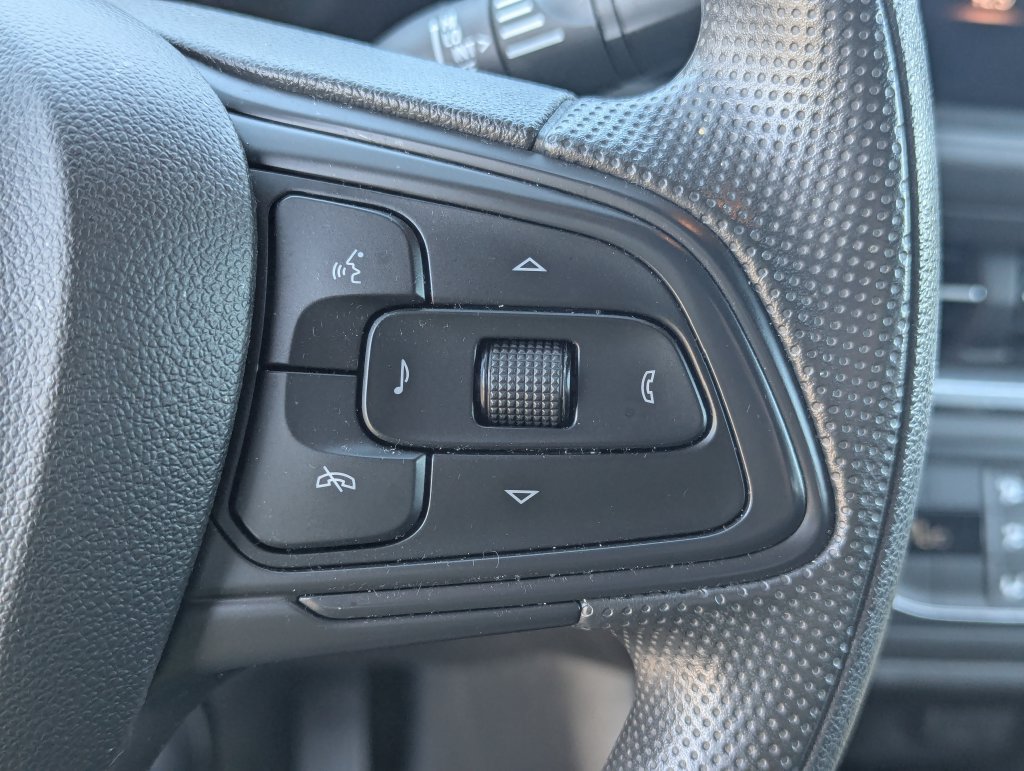Used 2025 Buick Envista Preferred FWD image 18