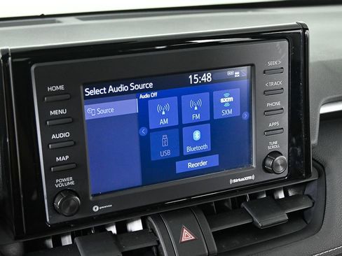 Used 2022 Toyota RAV4 LE image 14