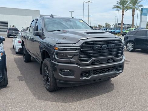 Used 2025 RAM 2500 Laramie AWD/4WD image 2