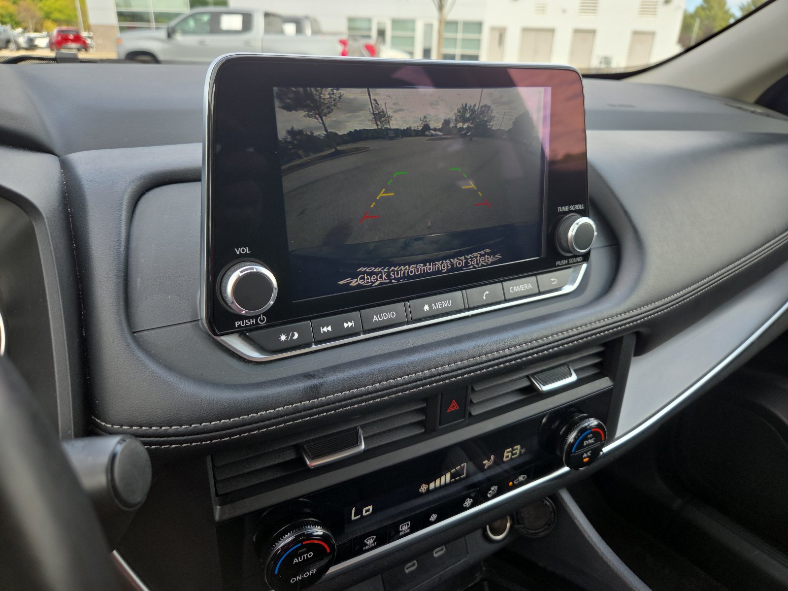 Used 2025 Nissan Rogue SV AWD/4WD image 17