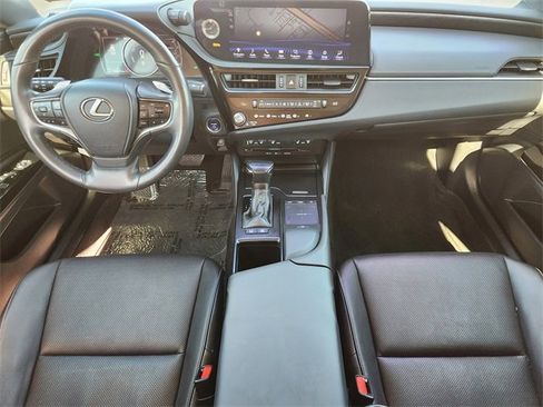 Used 2022 Lexus ES 300h w/ Premium Package image 10