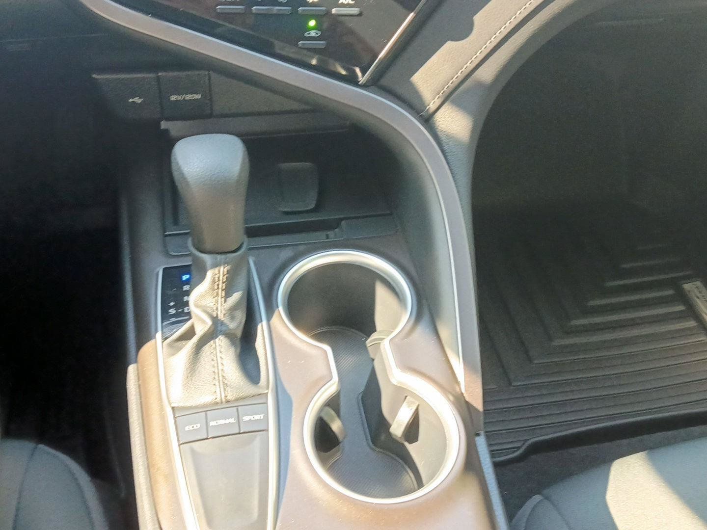 Used 2024 Toyota Camry LE w/ Convenience Package FWD image 22