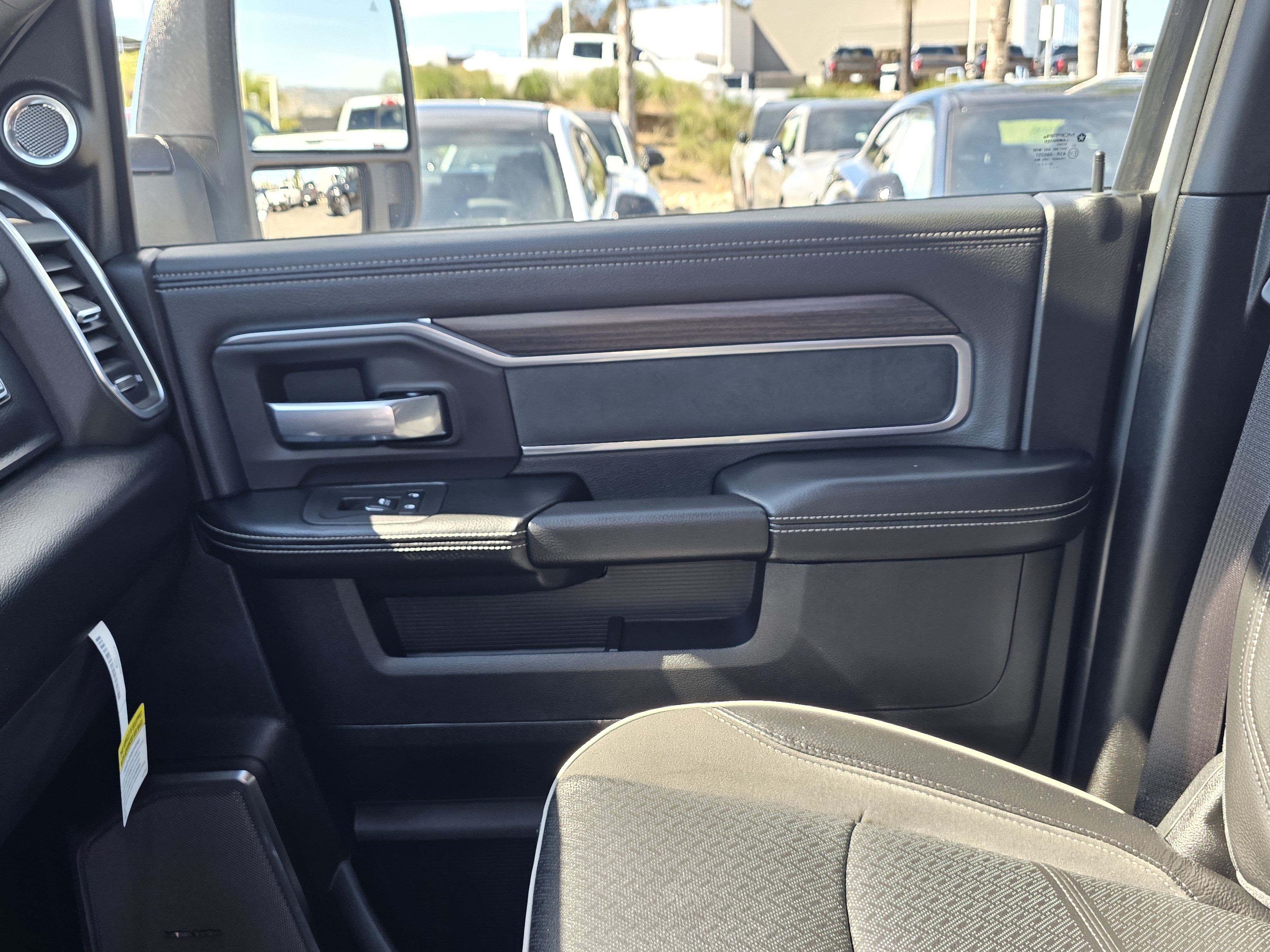 New 2026 RAM 2500 Laramie AWD/4WD image 10