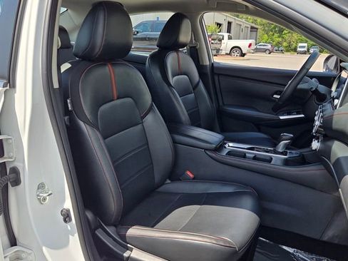 Used 2025 Nissan Sentra SR w/ SR Premium Package FWD image 18