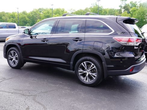 Used 2016 Toyota Highlander XLE AWD/4WD image 10