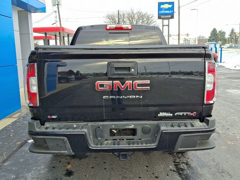 Used 2022 GMC Canyon AT4 image 5