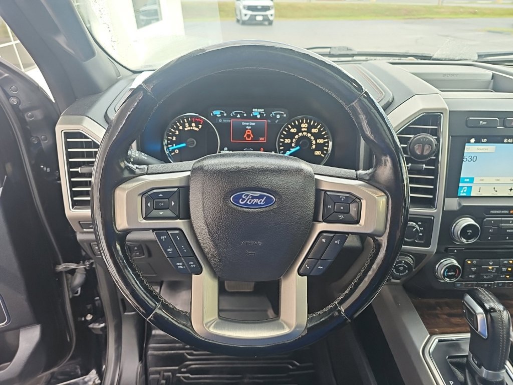 Used 2017 Ford F150 Platinum w/ Equipment Group 701A Luxury AWD/4WD image 15