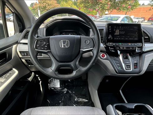 Used 2019 Honda Odyssey EX image 5