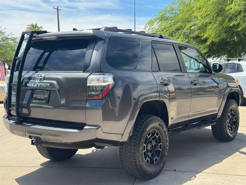 Used 2017 Toyota 4Runner SR5 AWD/4WD image 6