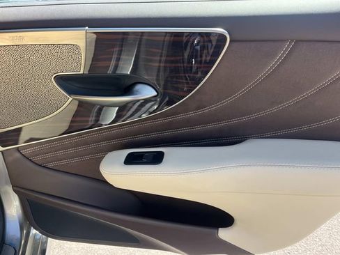 Used 2019 Lexus LS 500 w/ Interior Upgrade Package RWD image 23