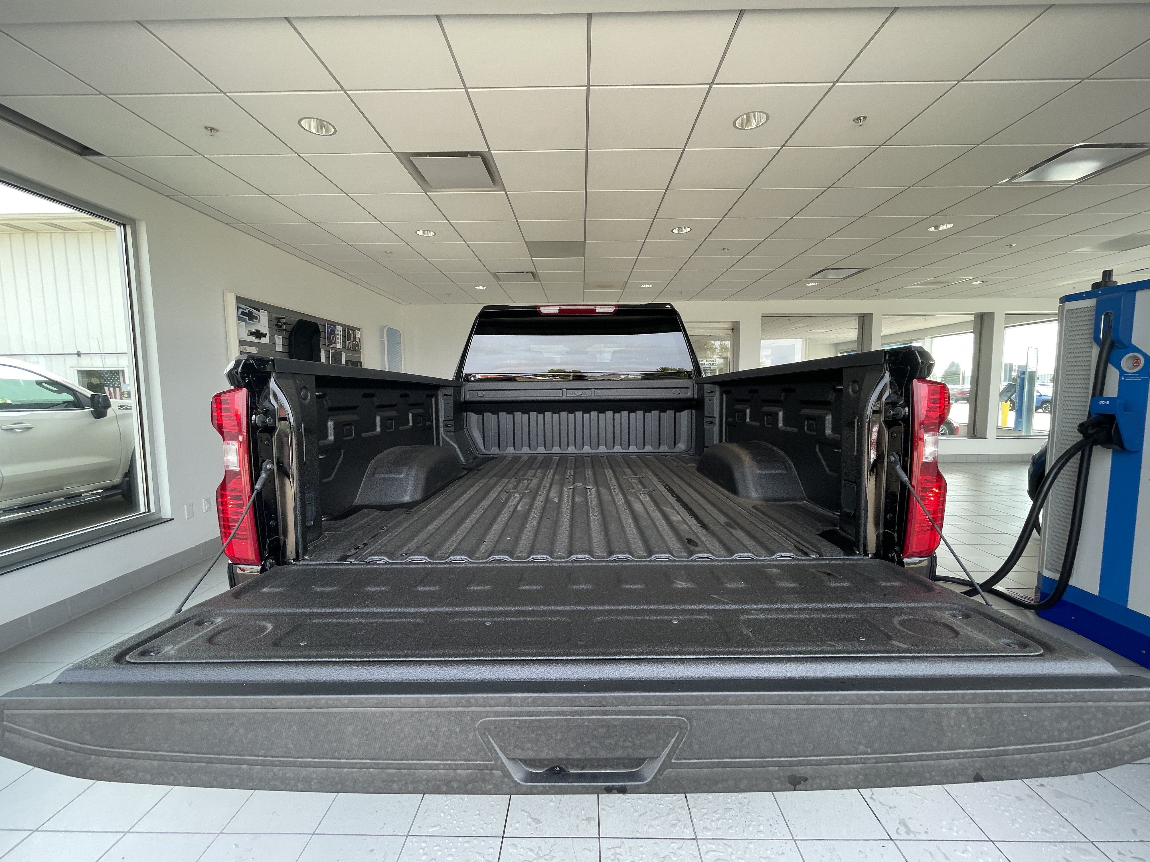 New 2026 Chevrolet Silverado 2500 Custom w/ Custom Value Package AWD/4WD image 9