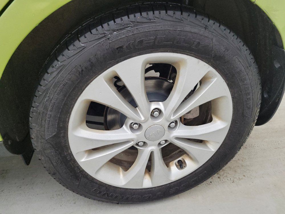 Used 2015 Kia Soul + w/ Primo Package FWD image 31