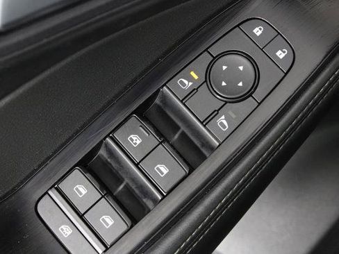 Certified 2025 Nissan Rogue SV image 23