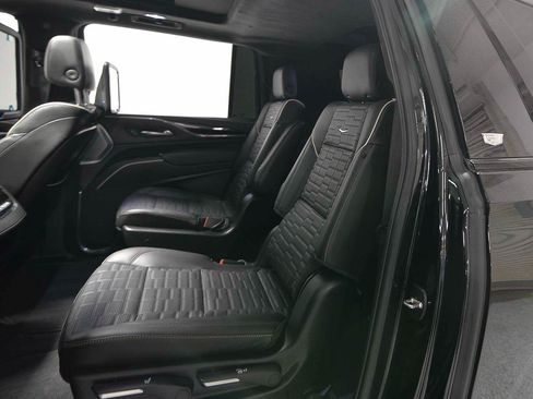 Used 2024 Cadillac Escalade ESV V w/ LPO, ONYX Package AWD/4WD image 12