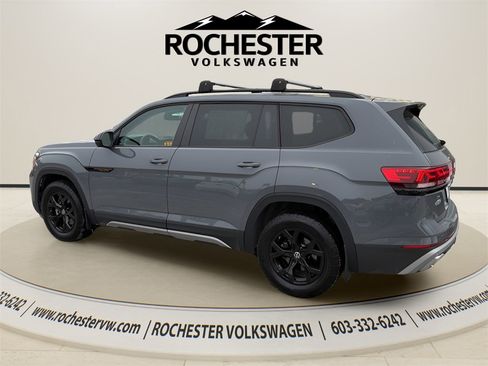 Used 2024 Volkswagen Atlas Peak Edition SE image 5