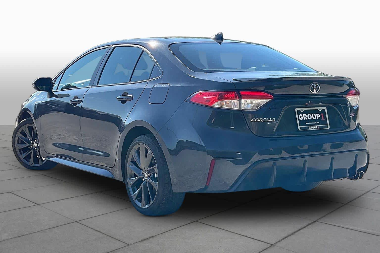 Used 2025 Toyota Corolla SE FWD image 12