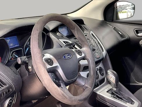 Used 2014 Ford Focus SE FWD image 17