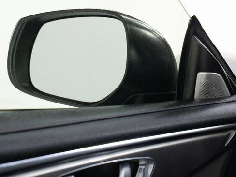 Used 2019 INFINITI Q60 3.0t Luxe image 11