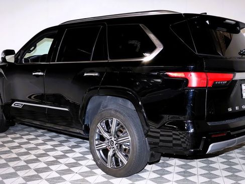 Used 2024 Toyota Sequoia Capstone AWD/4WD image 4