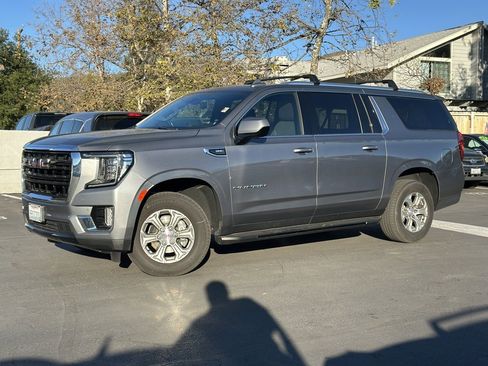 Used 2022 GMC Yukon XL SLE w/ Gmc Pro Safety Plus Package image 1